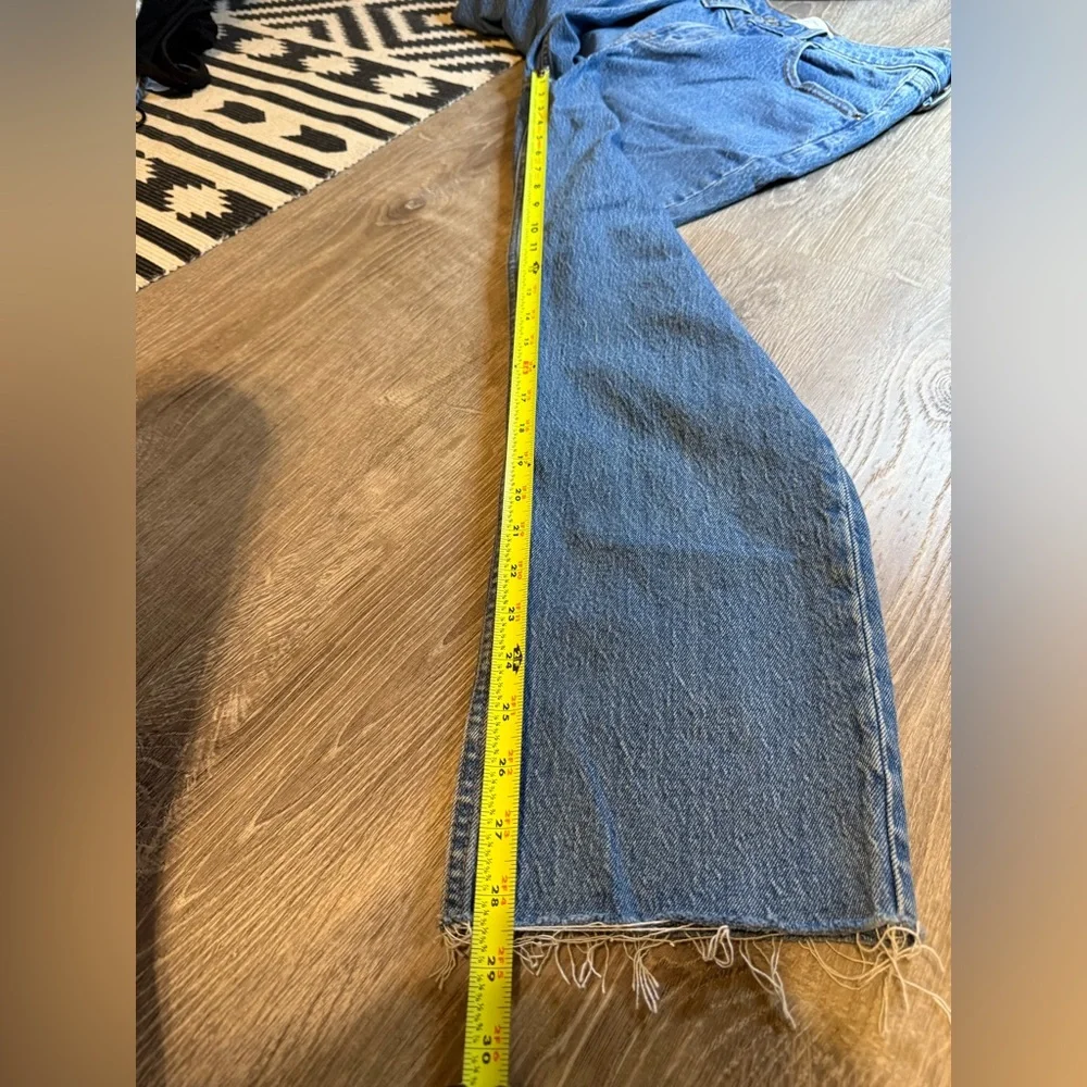 Abercrombie Curve Love Mid Rise 90s Straight Jean Size 28 - Picture 8 of 8